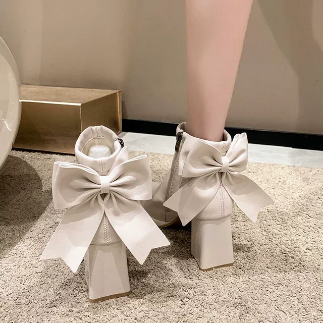 白色靴子女小个子2023新款短筒瘦瘦靴粗跟防水台高跟短靴女蝴蝶结