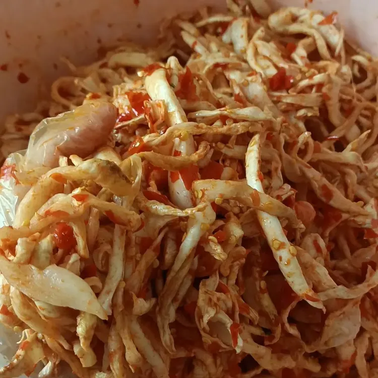 安化衣架晾晒酱萝卜