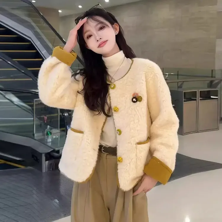 拉夏贝尔时尚慵懒风羊羔毛短外套女2025秋冬新款皮毛一体加厚夹克
