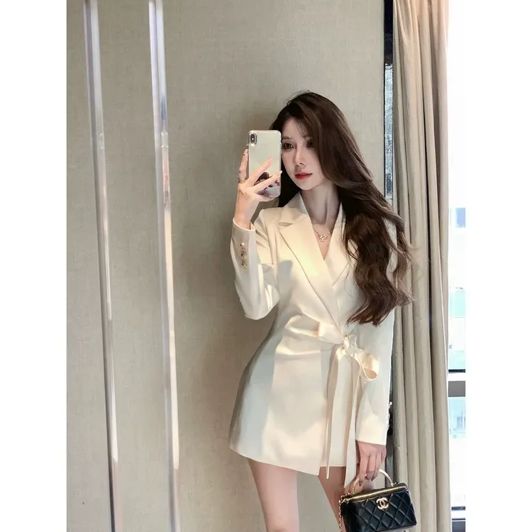 法式高级感绑带缎面西装外套连衣裙女设计感小众收腰气质西服冬季