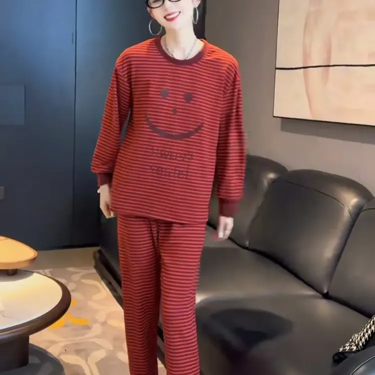 2026睡衣套装女德绒宽松显瘦红色本命年圆领印花笑脸家居服两件套