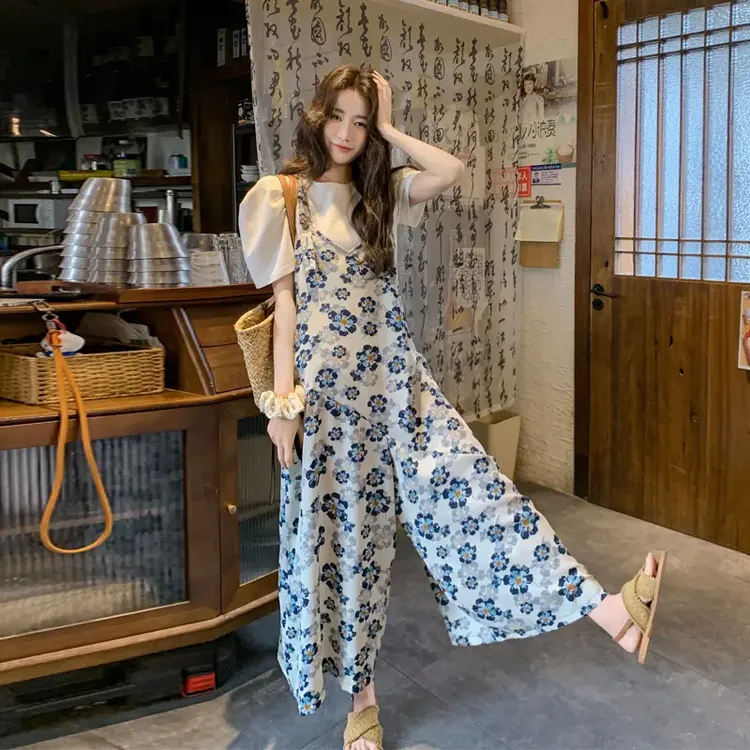 韩系ins风碎花连体裤T恤套装2025女夏新款松弛感穿搭背带裤两件套