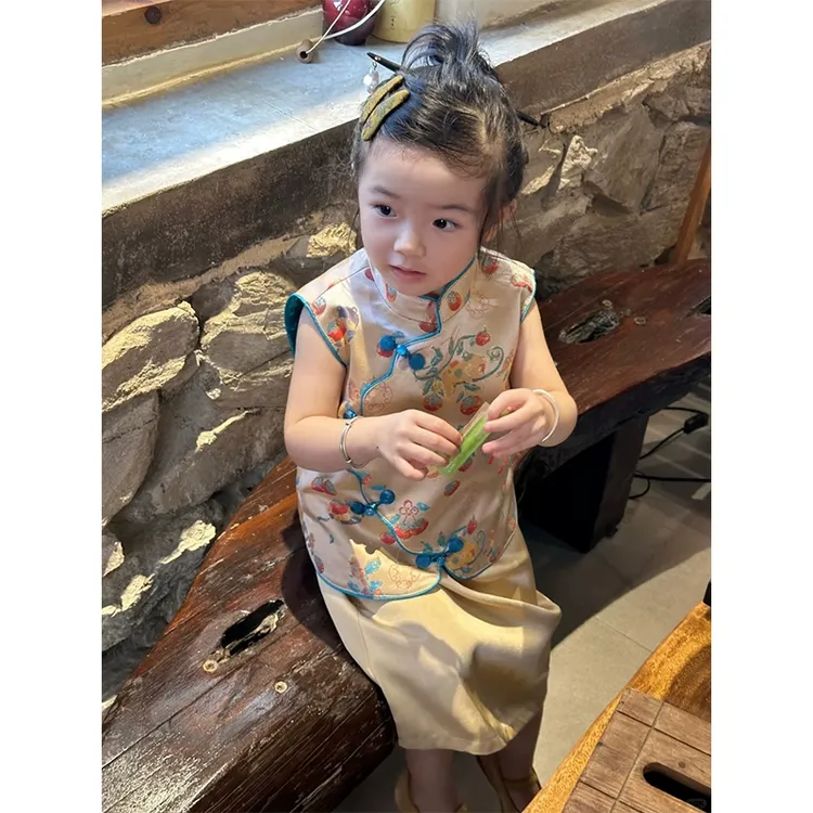 现货壹妈国风女童汉服春秋儿童新中式新年唐装黄色提花马甲拜年服