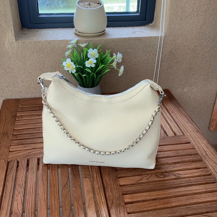 今年流行包包女2025新款高级感链条通勤单肩斜挎包时尚百搭托特包