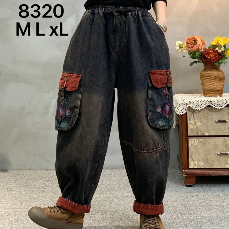 新款 8320 加绒加厚红兜盖刺绣双口袋复古宽松百搭水洗牛仔哈伦裤