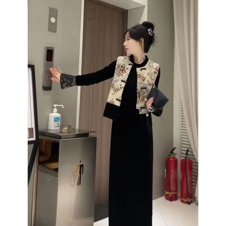 新中式国风复古套装2025秋季新款洋气老钱风马甲丝绒连衣裙两件套