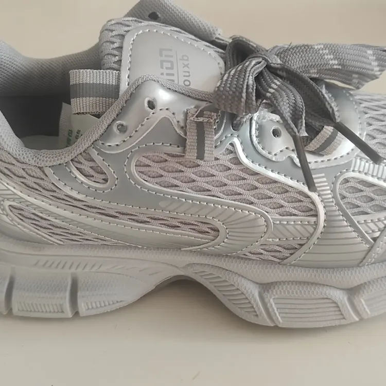 新款厚底女款透气网面百搭休闲老爹鞋