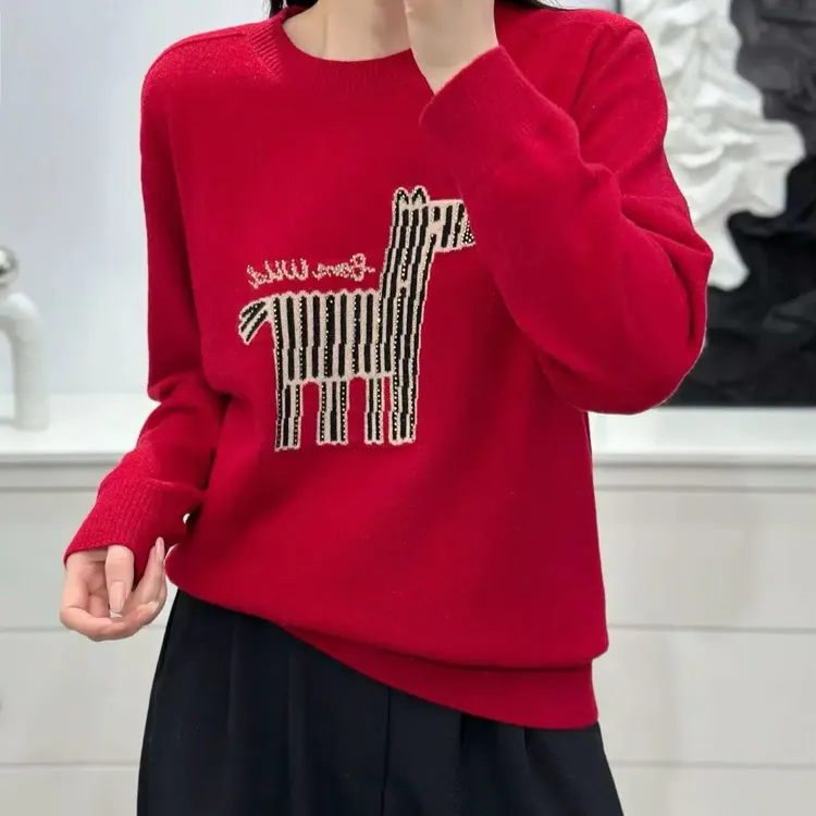 【小金女推荐】大版秋冬斑马刺绣圆领针织女水晶绒毛衣
