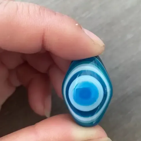 蓝绿沁色玛瑙橄榄珠颜色多样天然美物