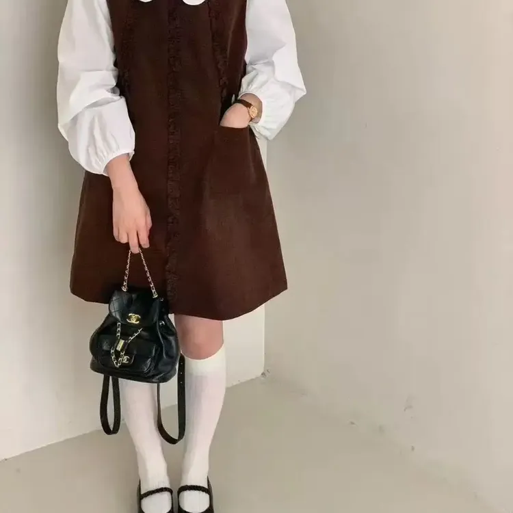 韩版灯芯绒木耳花边圆领背心裙搭配精致娃娃领衬衫套装