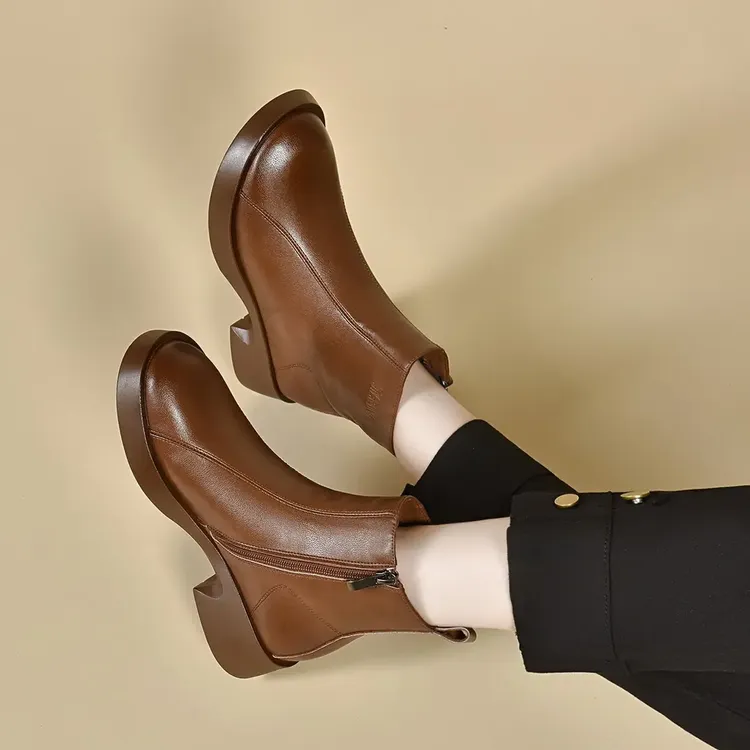 牛皮软底软面棕色短靴女2024秋冬低跟防滑厚绒棉靴舒适百搭一体跟