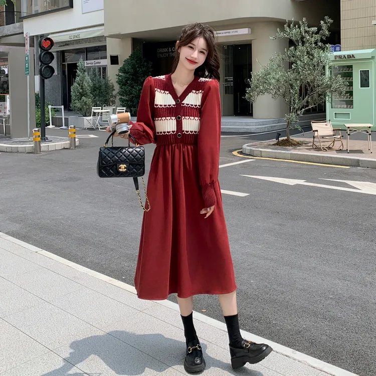 法式红色针织拼接连衣裙春女2025新款设计感收腰显瘦假两件长裙