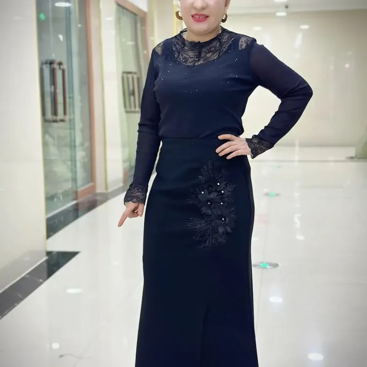 秋冬高腰显瘦名媛风绣花开叉包臀半身裙百搭