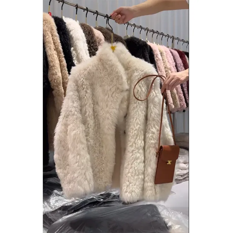 2025秋冬新款高级感时尚赫本风百搭显瘦毛毛外套长袖开衫时尚女装