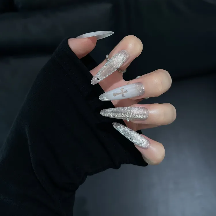 Aela·「银色十字」首发高端手工美甲爆闪猫眼细狗长尖穿戴甲