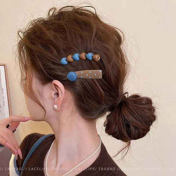 【2025新款】海盐奶咖韩系气质网红侧边爱心发夹日常通勤前额碎发夹商品图