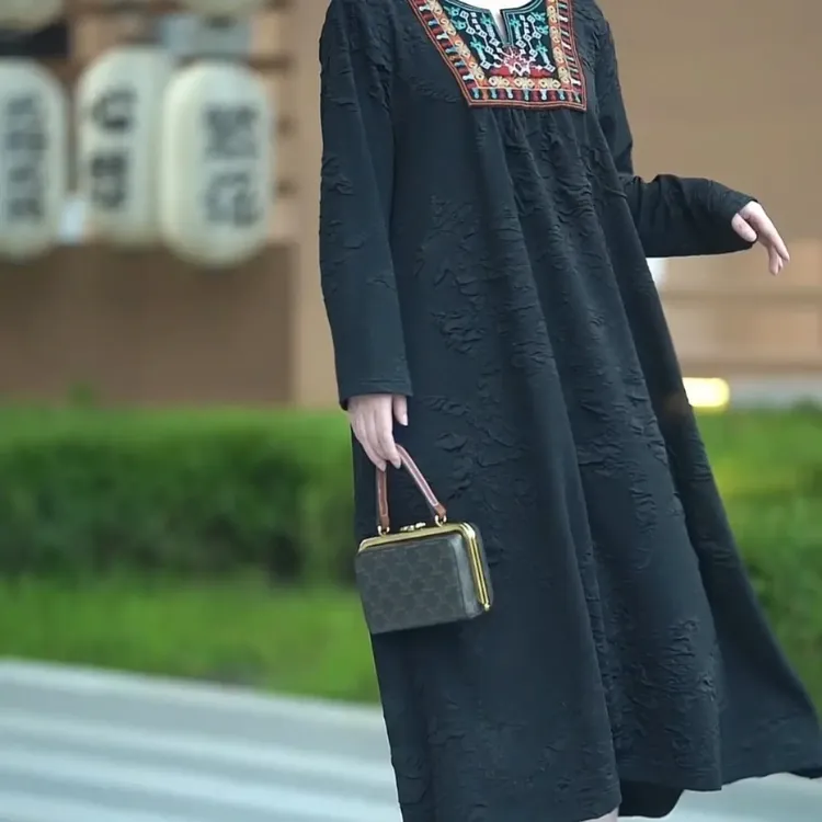 75221秋冬新款宽松休闲文艺民族风气质显瘦连衣裙