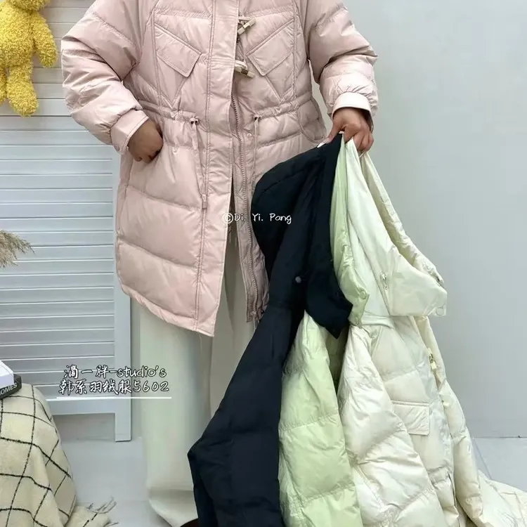 纯色长袖长款中长款羽绒服时尚简约大气