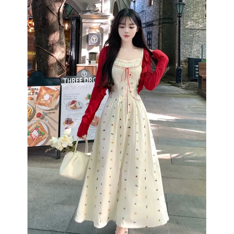 2024春季新款复古纯欲风吊带裙子碎花连衣裙女刺绣长裙小清新套装