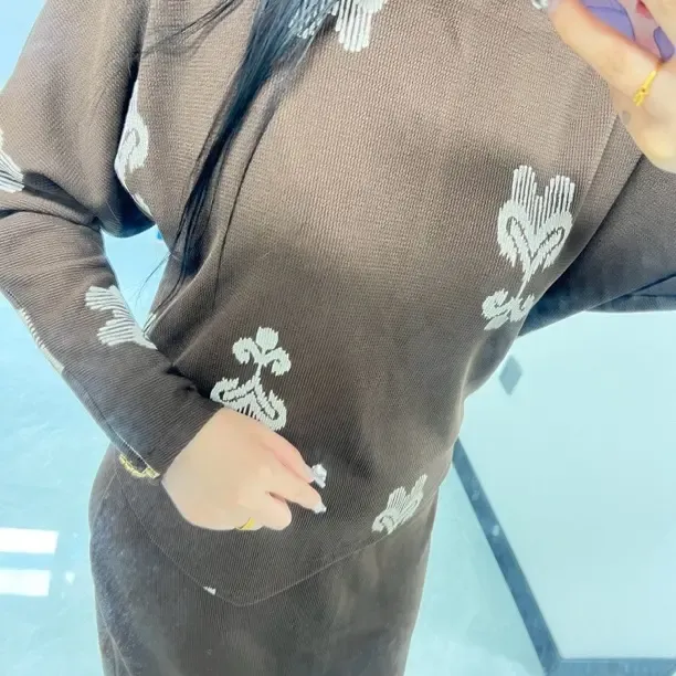 复古时尚低领开衫艾特莱斯上衣搭配半身裙套装简约百搭