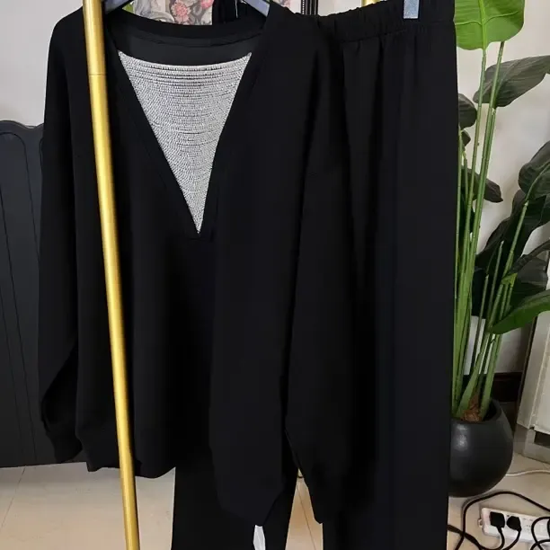 秋冬新款钻常规款圆领休闲运动套装