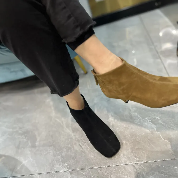 8636-011秋冬新款加绒真皮方头低跟短靴女款百搭时尚