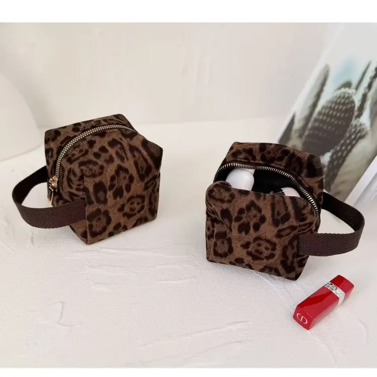 新款豹纹化妆包便携外出收纳包