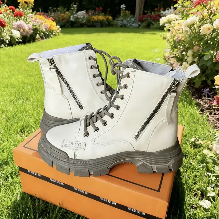 中跟低筒英伦纯色春秋短筒马丁靴粘胶底平跟常规款