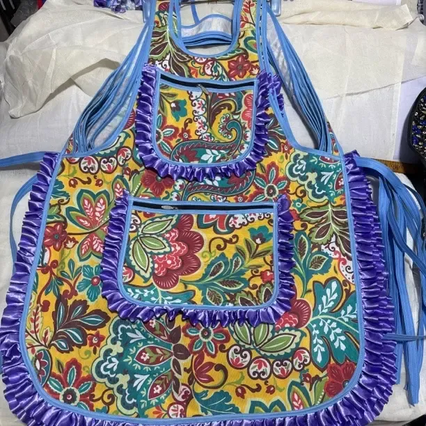 蓝色民族风印花围裙时尚纯棉防油防污无袖围腰刺绣家用厨房常规