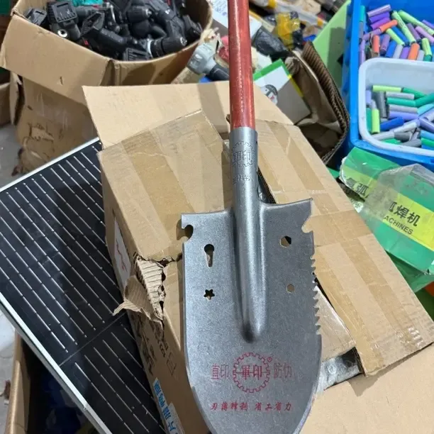 多功能户外锰钢尖头铲 露营车载挖土防身神器