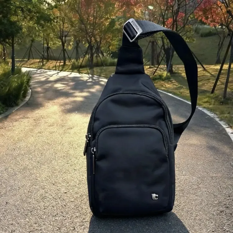 威豹胸包单肩斜挎包防割耐磨胸前小挎包男女通用户外休闲包26460