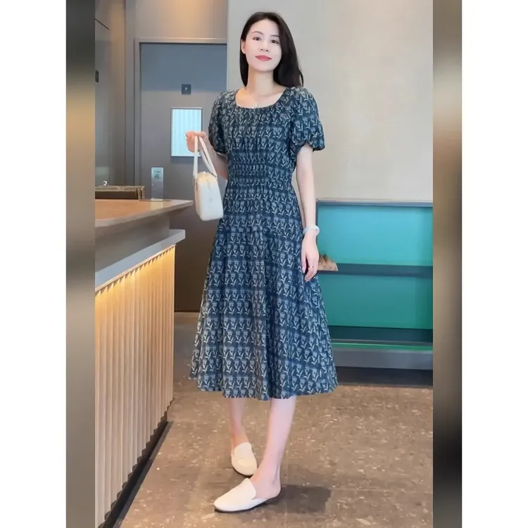 复古碎花高级感连衣裙女2025夏季新款时尚显瘦气质设计感中长裙潮