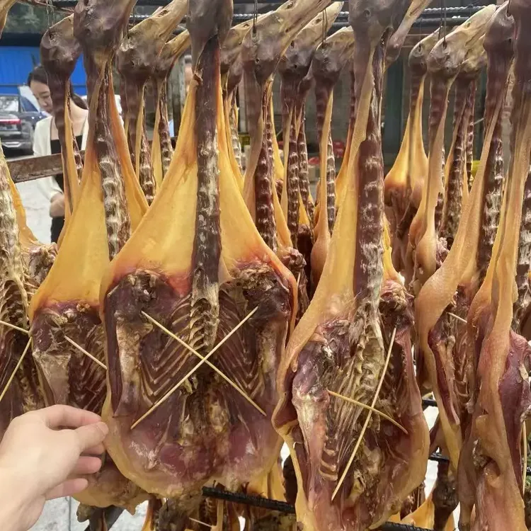 湖南风味特色农家风吹鸭咸香下饭菜