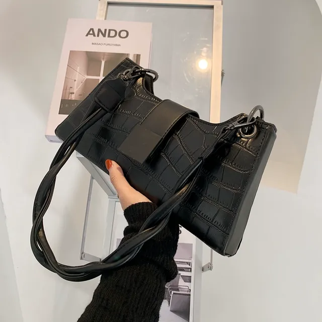 高级感单肩腋下包包女2025新款潮时尚百搭小众设计网红洋气斜挎包