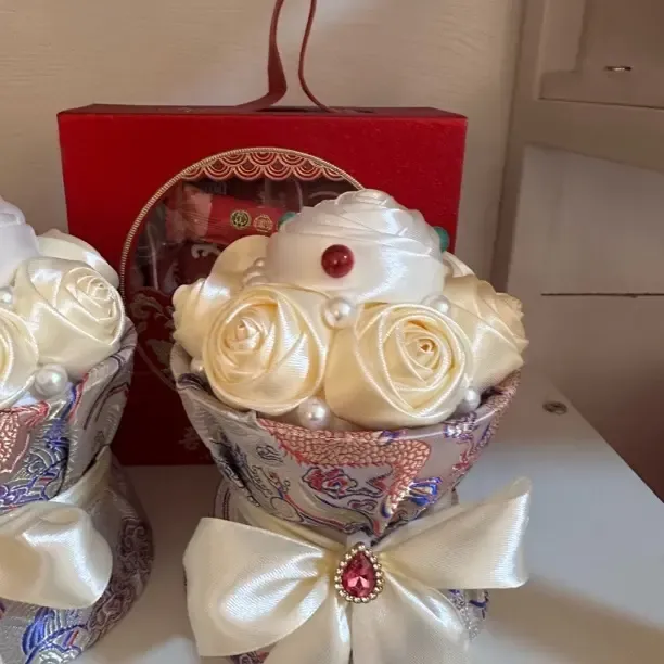 手工玫瑰永生花迷你花束精致美观适合多场合送礼