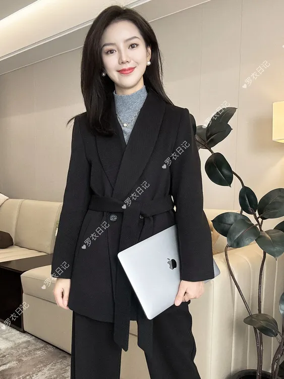 【罗衣日记】青果领冬季毛呢白鸭绒西装外套女设计感系统羽绒服大衣