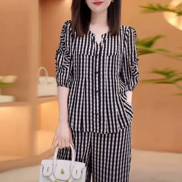 2025年夏季新款时尚气质遮肚套装条纹显瘦短袖上衣阔腿裤两件套新