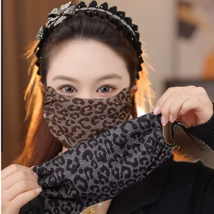 保暖秋冬爆款豹纹保暖口罩大版防尘面罩防风面罩亲肤透气可水洗