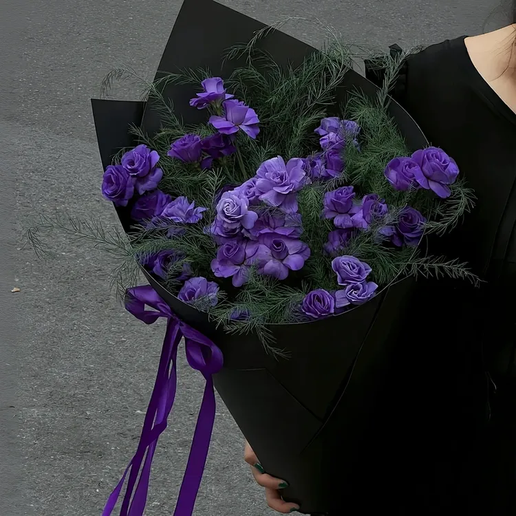 高端芦荀草紫桔梗鲜花深紫色玫瑰送女友闺蜜生日礼物花束同城配送