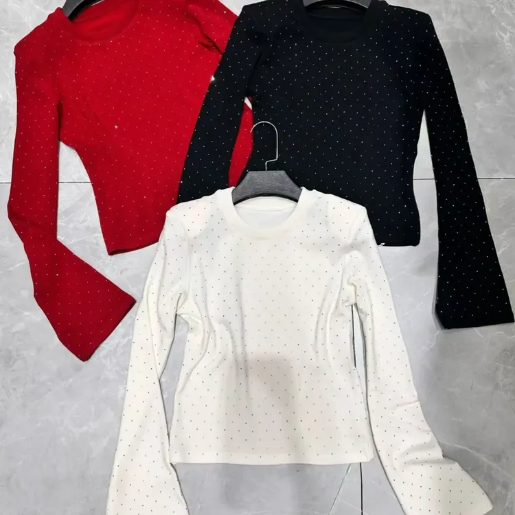 满天星时尚重工烫钻秋冬季设计感洋气正肩圆领长袖打底T恤女