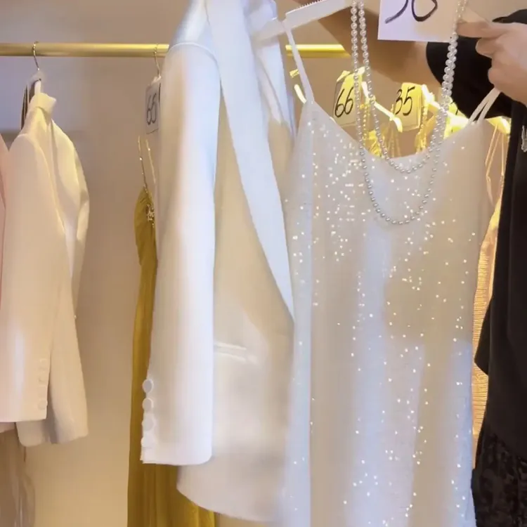 春夏新款时尚高级感缎面显瘦西服搭配亮片连衣裙