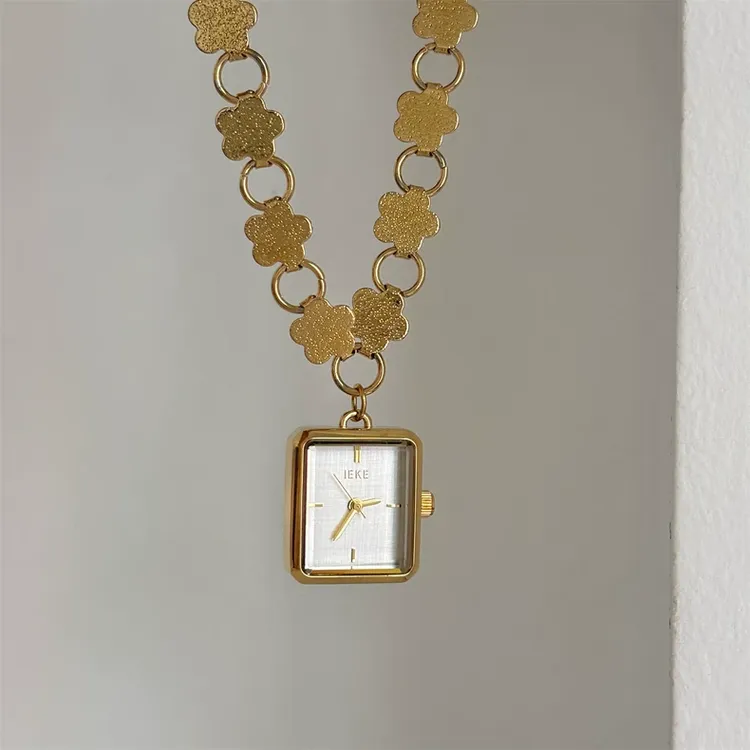  新款花瓣挂饰手链手表女中古风小众精致百搭气质简约女通勤