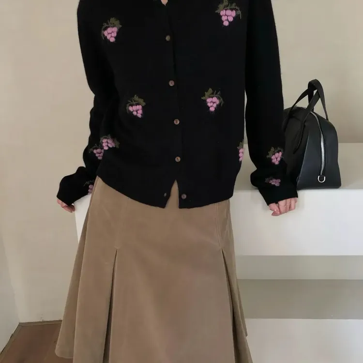 米鹿Sicily100羊毛勾葡萄花圆领针织开衫毛衣女