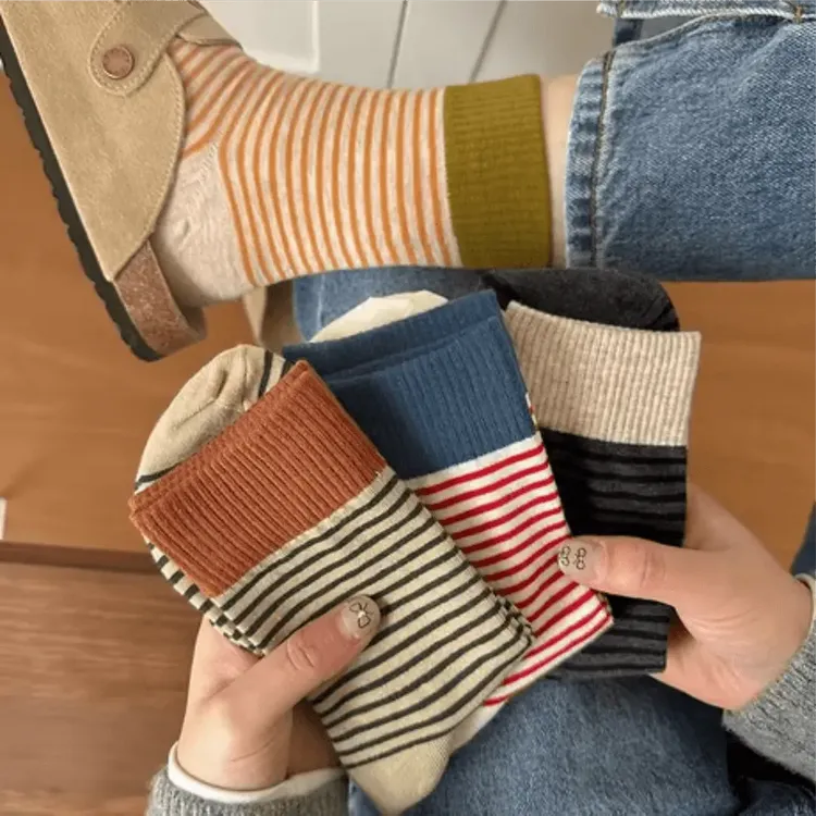 2025新款条纹美拉德中筒袜女秋冬保暖女袜时尚百搭中筒情侣潮流款