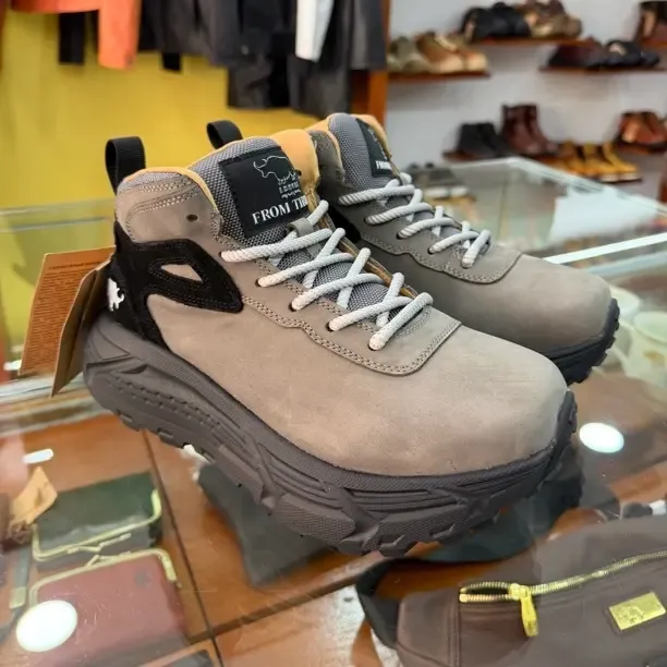 男士抓地缓震防水徒步登山鞋秋冬户外适用