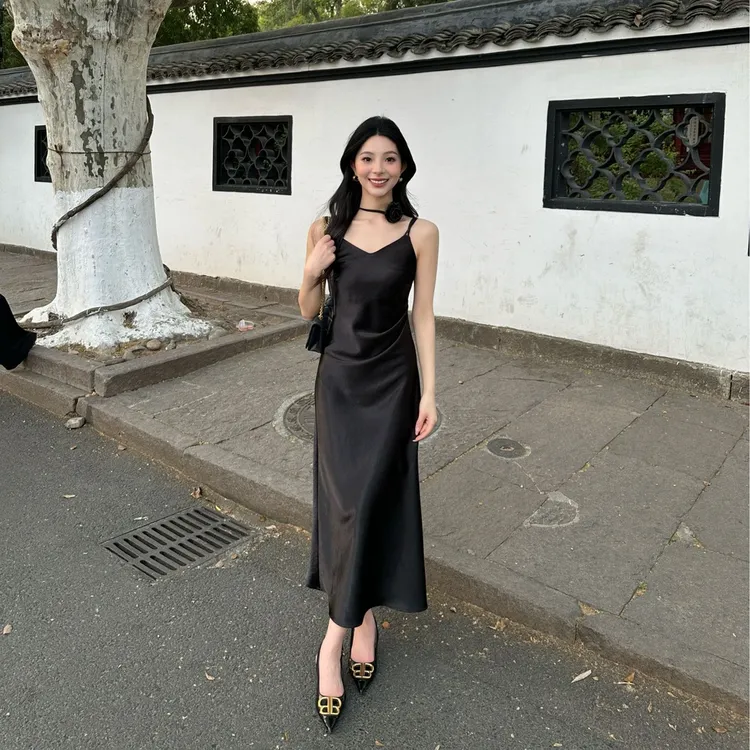 【现货】【猫七七】法式设计感连衣裙女吊带裙长款气质裙子开衫套装