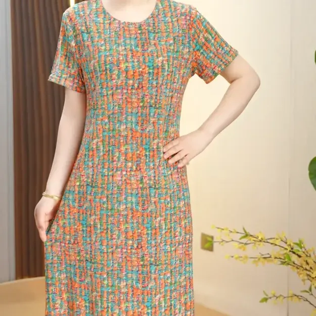 （雨）2025夏季新款妈妈装宽松连衣裙大码显瘦中老年气质糖圆领