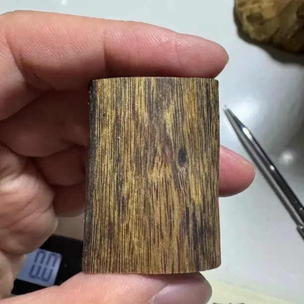 清一色奇楠金莎叶规整小牌子，平安无事牌，香味浓郁，花果蜜甜凉