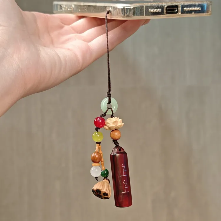 紫檀镶嵌创意上上签挂件实用又美观的钥匙扣