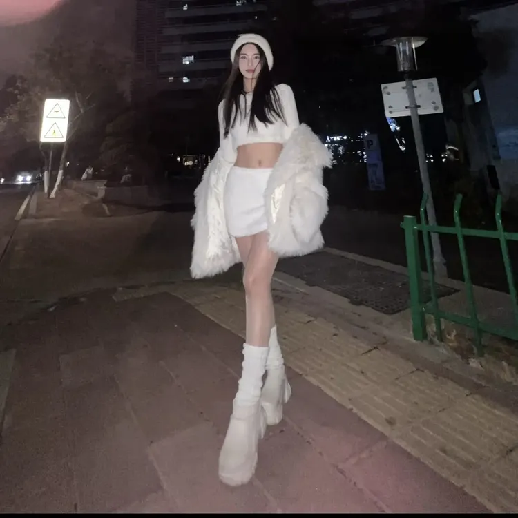 网红款女装 时尚默认微瑕 完美主义者勿拍 （衣服以直播间为准 ）
